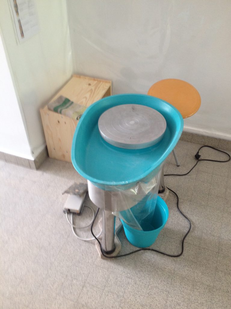 tour poterie céramique atelier