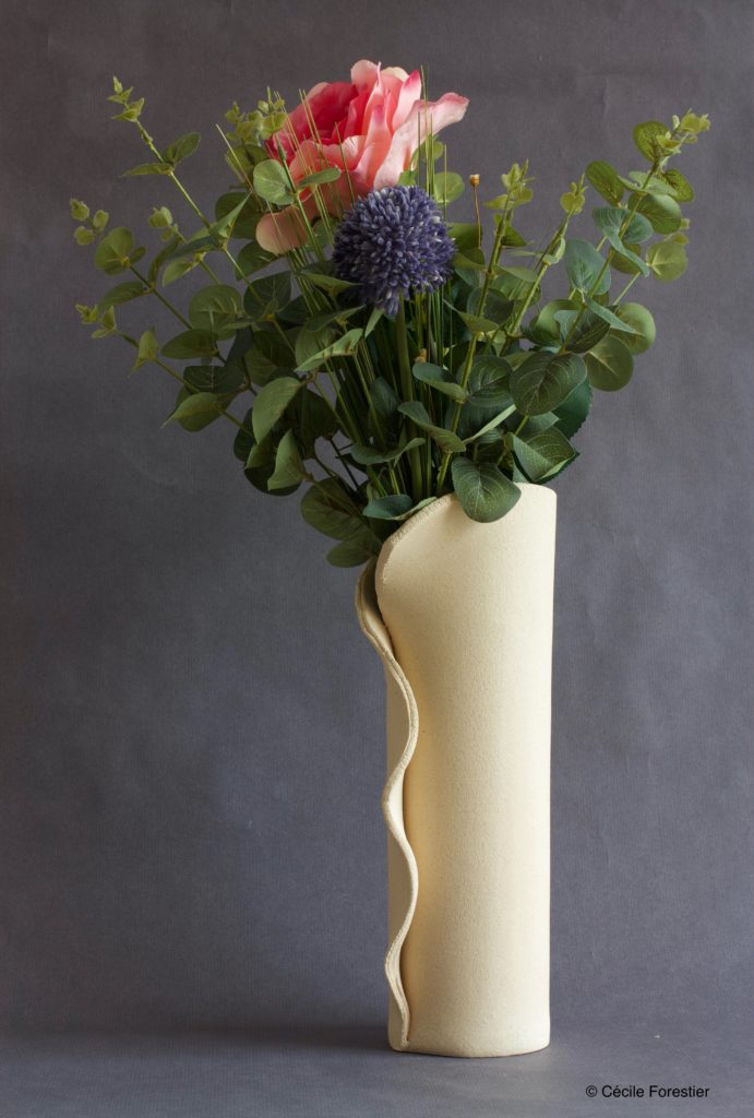 vase ondulation terre brute